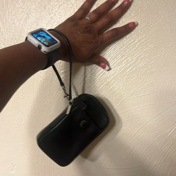 *Rare*Coach Black Leather Vertical Wristlet - Picture 6 of 14